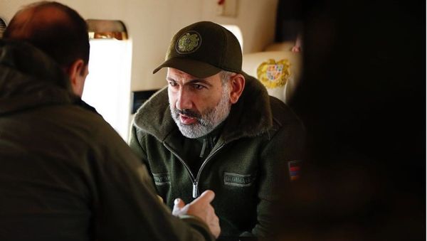 Премьер-министр Никол Пашинян и министр обороны Давид Тоноян направляются на военные учения (28 сентября 2019). Армения - Sputnik Արմենիա