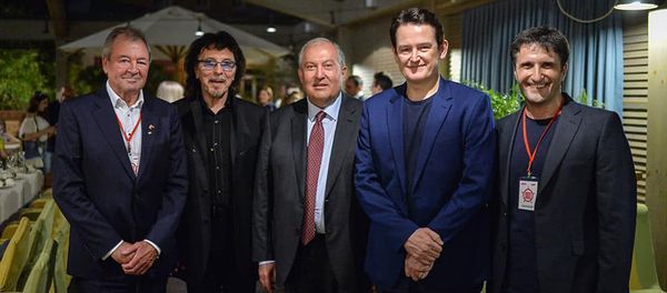Президент Армен Саркисян встретился с составом Deep Purple Президент Армен Саркисян встретился с составом Deep Purple - Sputnik Армения