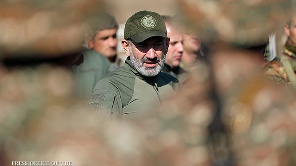 Премьер-министр Никол Пашинян посетил военные учения (28 сентября 2019). Армения - Sputnik Армения