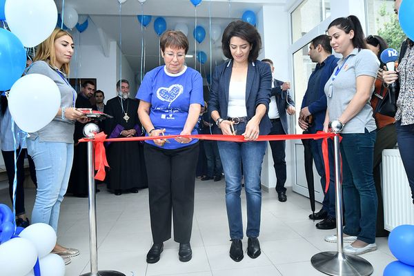 Աննա Հակոբյանը ներկա է գտնվել «Իմ ուղին» կենտրոնի նոր մասնաշենքի բացման արարողությանը - Sputnik Արմենիա