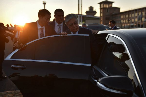 Президент Казахстана Касым-Жомарт Токаев в аэропорту Звартноц (30 сентября 2019). Еревaн - Sputnik Армения