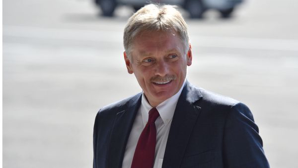 Дмитрий Песков пресс-секретарь президента Российской Федерации Владимира Путина  (1 октября 2019) Ереван - Sputnik Армения