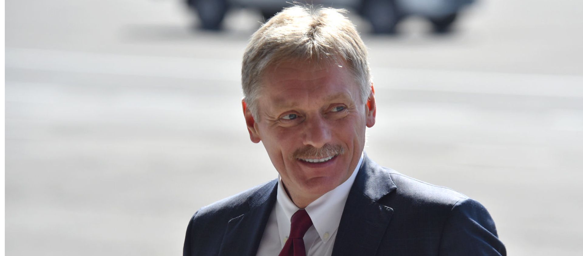 Дмитрий Песков пресс-секретарь президента Российской Федерации Владимира Путина (1 октября 2019) Ереван Дмитрий Песков пресс-секретарь президента Российской Федерации Владимира Путина (1 октября 2019) Ереван - Sputnik Армения, 1920, 10.03.2021