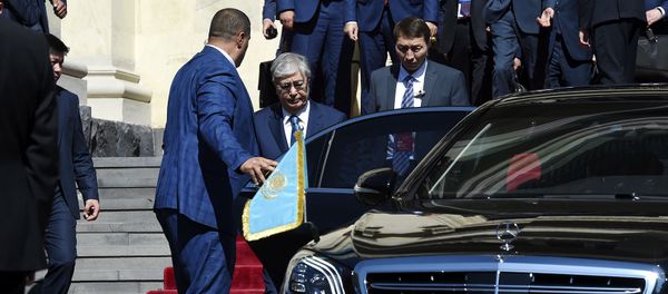 Премьер-министр Никол Пашинян встретился с Президентом Республики Казахстан Касымом-Жомартом Токаевым (1 октября 2019) Еревaн Премьер-министр Никол Пашинян встретился с Президентом Республики Казахстан Касымом-Жомартом Токаевым (1 октября 2019) Еревaн - Sputnik Армения