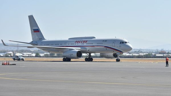 Самолет президента России Владимира Путина в аэропорту Звартноц (1 октября 2019). Еревaн - Sputnik Армения