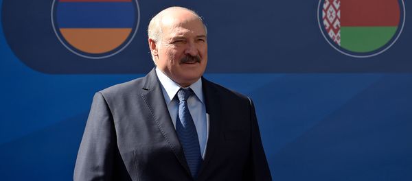 Президент Беларуси Александр Лукашенко перед началом заседания Высшего Евразийского Экономического Совета (1 октября 2019). Еревaн - Sputnik Արմենիա