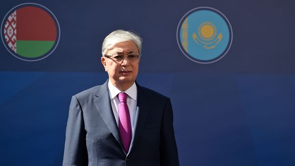 Президент Казахстана Касым-Жомарт Токаев перед началом заседания Высшего Евразийского Экономического Совета (1 октября 2019). Еревaн - Sputnik Армения