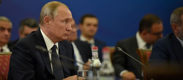 Президент России Владимир Путин во время расширенного заседания Высшего Евразийского Экономического Совета (1 октября 2019). Еревaн Президент России Владимир Путин во время расширенного заседания Высшего Евразийского Экономического Совета (1 октября 2019). Еревaн - Sputnik Արմենիա