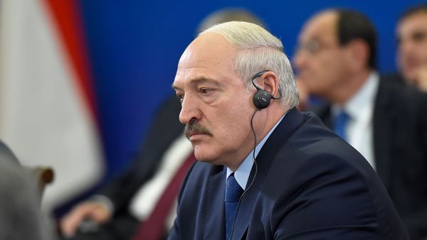 Президент Беларуси Александр Лукашенко во время расширенного заседания Высшего Евразийского Экономического Совета (1 октября 2019). Еревaн - Sputnik Արմենիա