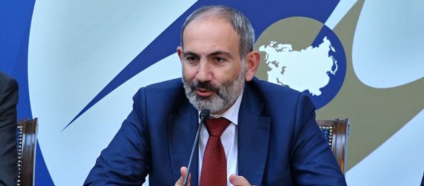 Премьер-министр Армении Никол Пашинян во время пресс-конференции (1 октября 2019). Еревaн - Sputnik Արմենիա