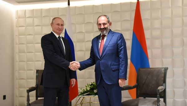 Встреча премьер-министра Армении Никола Пашиняна и президента России Владимира Путина (1 октября 2019). Еревaн - Sputnik Армения