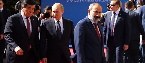 Селфи, ужин у Севана и концепция общего финансового рынка - Sputnik Армения