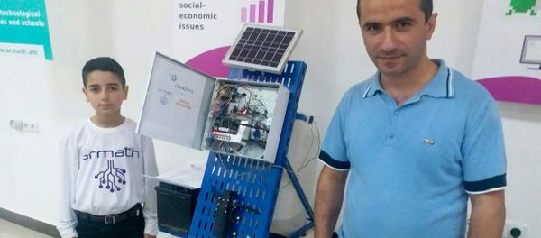 Умная система орошения, созданная школьниками из инженерного кружка ArMath в  городе Чаренцаван - Sputnik Արմենիա