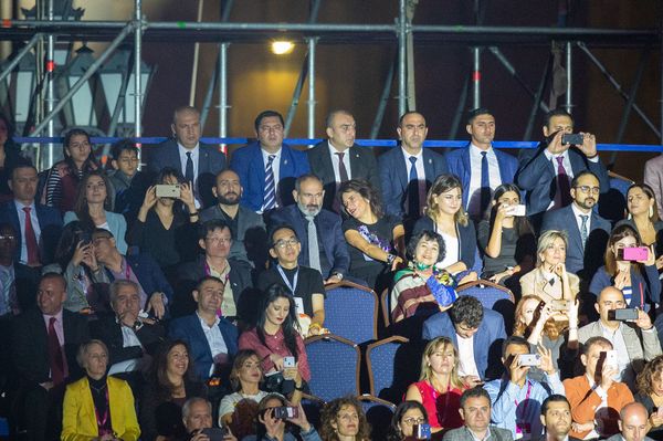 Торжественный старт WCIT-2019: Пашинян с семьей пришли на концерт Армина ван Бюрена - Sputnik Армения