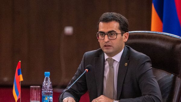 Министр высокотехнологической промышленности Акоб Аршакян на заседании министров высоких технологий стран-членов ОЧЭС в рахмах WCIT 2019 (7 октября 2019). Ереван - Sputnik Արմենիա