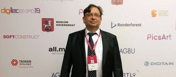Tехнический директор американской полупроводниковой компании Xilinx Иво Болсенс на форуме WCIT 2019 (7 октября 2019). Еревaн Tехнический директор американской полупроводниковой компании Xilinx Иво Болсенс на форуме WCIT 2019 (7 октября 2019). Еревaн - Sputnik Արմենիա