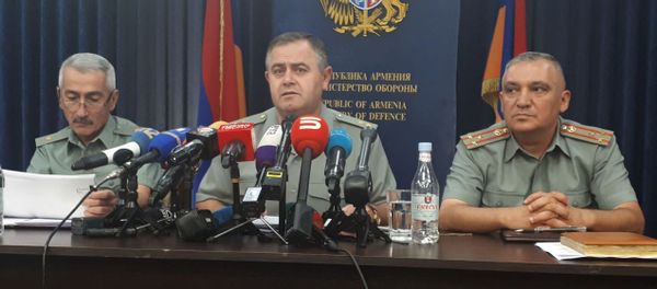 Начальник Генерального штаба Артак Давтян (8 октября 2019) Ереван Начальник Генерального штаба Артак Давтян (8 октября 2019) Ереван - Sputnik Արմենիա