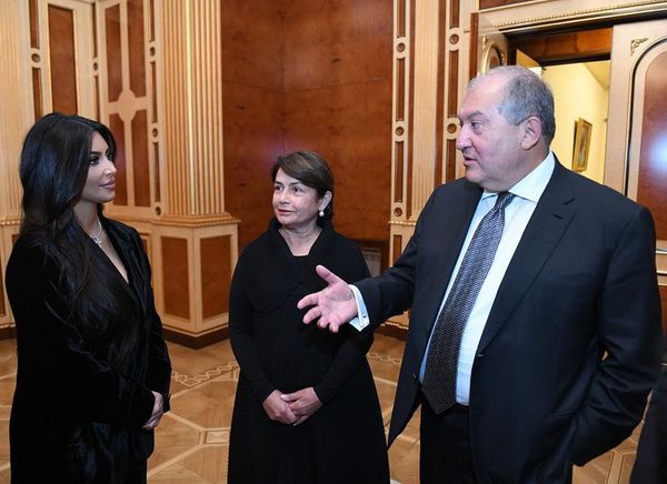 Արմեն Սարգսյանը հյուրընկալել է Քարդաշյան քույրերին. լուսանկարներ - Sputnik Արմենիա