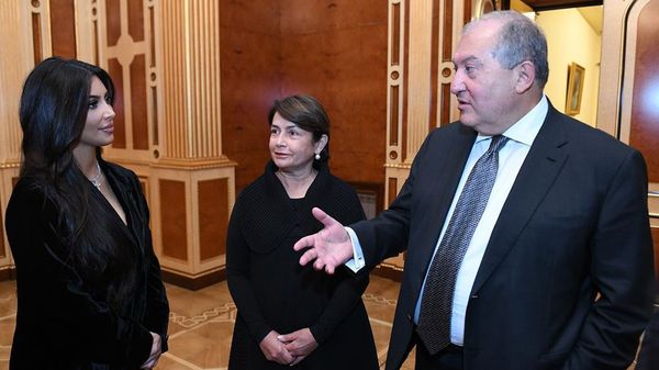 Президент Армен Саркисян встретился с Ким Кардашьян (8 октября 2019). Еревaн Президент Армен Саркисян встретился с Ким Кардашьян (8 октября 2019). Еревaн - Sputnik Армения