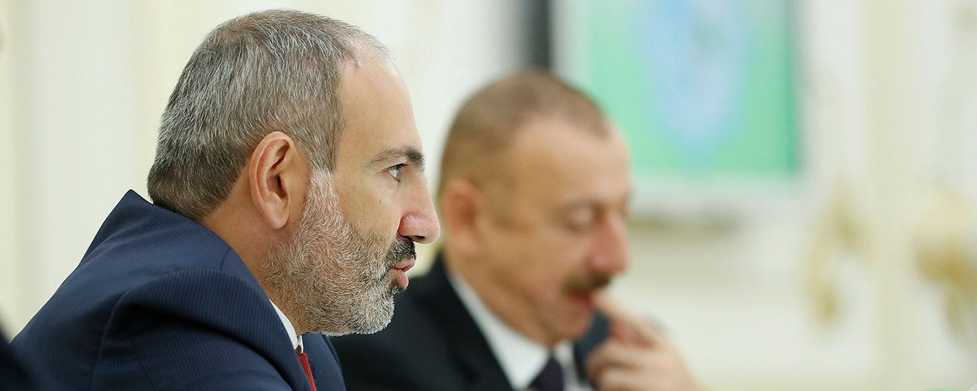 Премьер-министр Армении Никол Пашинян и президент Азербайджана Ильхам Алиев на заседании Совета глав государств СНГ (11 октября 2019). Ашхабад - Sputnik Армения, 1920, 16.10.2021