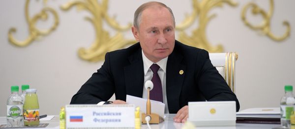 Президент России Владимир Путин на заседании Совета глав государств СНГ (11 октября 2019). Ашхабад Президент России Владимир Путин на заседании Совета глав государств СНГ (11 октября 2019). Ашхабад - Sputnik Армения