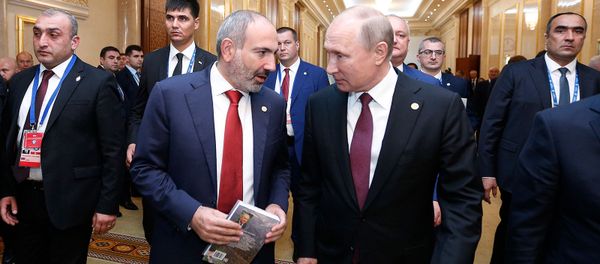 Премьер-министр Армении Никол Пашинян и президент России Владимир Путин во время заседания Совета глав государств СНГ (11 октября 2019). Ашхабад - Sputnik Արմենիա