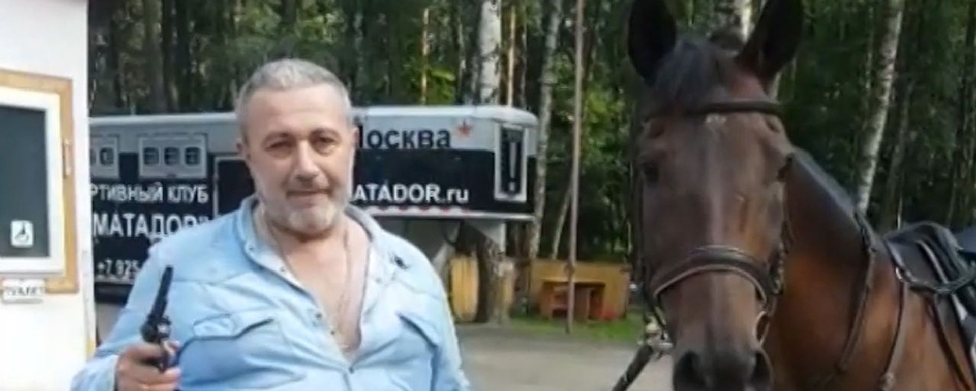 Не бойся, револьвер сам не стреляет - отец сестер Хачатурян хвастался арсеналом оружия - Sputnik Армения, 1920, 11.10.2019