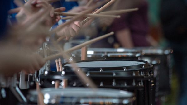 Праздничный марш барабанщиц Yerevan Drums в центре столицы (11 октября 2019). Еревaн - Sputnik Армения