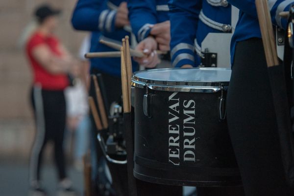 Праздничный марш барабанщиц Yerevan Drums в центре столицы (11 октября 2019). Еревaн - Sputnik Армения