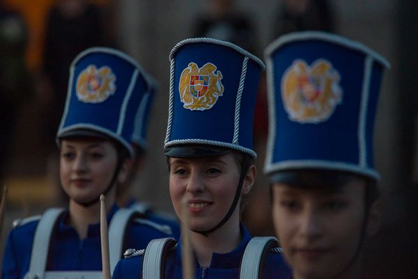 Праздничный марш барабанщиц Yerevan Drums в центре столицы (11 октября 2019). Еревaн - Sputnik Армения