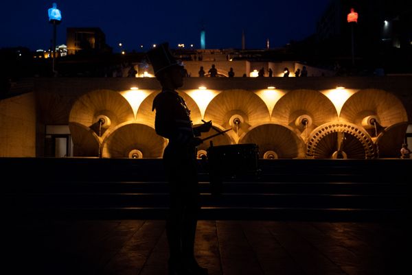 Праздничный марш барабанщиц Yerevan Drums в центре столицы (11 октября 2019). Еревaн - Sputnik Армения