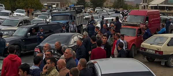 Жители села Агавнадзор перекрыли трассу Ереван-Мегри (12 октября 2019). Агавнадзор - Sputnik Армения