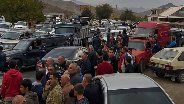 Жители села Агавнадзор перекрыли трассу Ереван-Мегри (12 октября 2019). Агавнадзор - Sputnik Армения