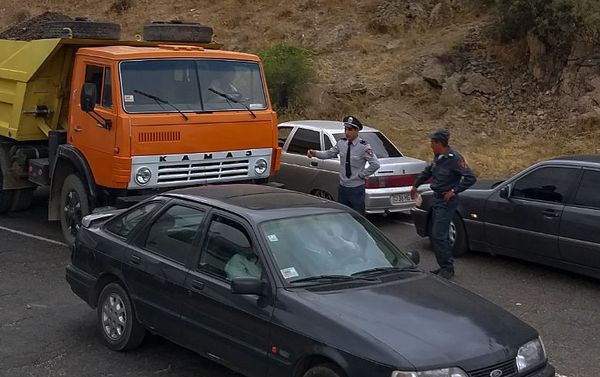 Жители села Агавнадзор перекрыли трассу Ереван-Мегри (12 октября 2019). Агавнадзор - Sputnik Армения