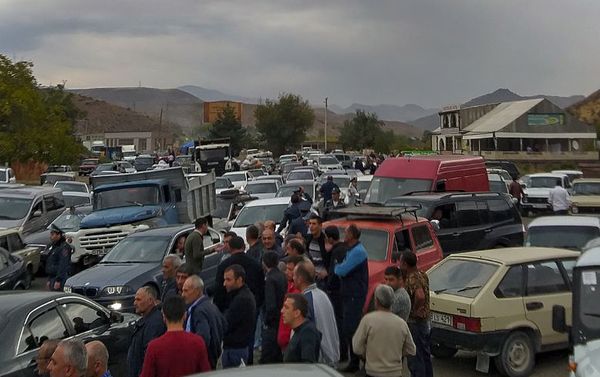 Жители села Агавнадзор перекрыли трассу Ереван-Мегри (12 октября 2019). Агавнадзор - Sputnik Армения