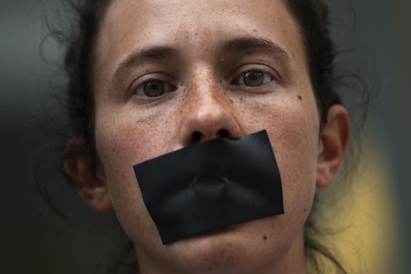 Участница протестов в Барселоне - Sputnik Армения