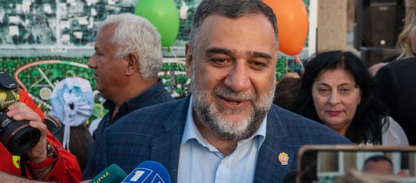 Соучредитель гуманитарной инициативы Аврора Рубен Варданян ответил на вопросы журналистов после церемонии презентации парка Дружбы (17 октября 2019). Гюмри - Sputnik Армения