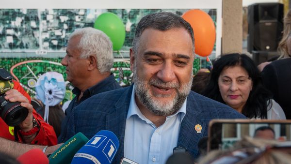 Соучредитель гуманитарной инициативы Аврора Рубен Варданян ответил на вопросы журналистов после церемонии презентации парка Дружбы (17 октября 2019). Гюмри - Sputnik Армения