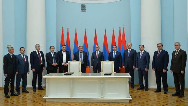 Партии РПА и АРФД посе подписания соглашения Партии РПА и АРФД посе подписания соглашения - Sputnik Армения