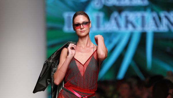 Mercedes-Benz Fashion Week. Показ Julia Dalakian - Sputnik Армения