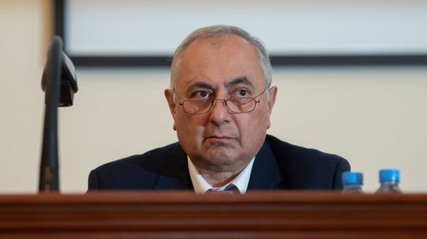 Директор медцентра Измирлян Армен Чарчян на армяно-российском форуме по здравоохранению (21 октября 2019). Еревaн - Sputnik Армения