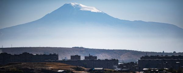 Вид на гору Арарат и город Ереван. - Sputnik Армения