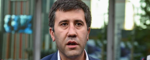Адвокат Рубен Меликян ответил на вопросы журналистов (23 октября 2019). Ереван Адвокат Рубен Меликян ответил на вопросы журналистов (23 октября 2019). Ереван - Sputnik Армения