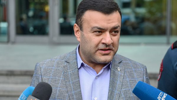Адвокат Ерванд Варосян ответил на вопросы журналистов (23 октября 2019). Ереван - Sputnik Армения