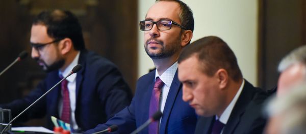 Руководитель аппарата премьер-министра Эдуард Агаджанян на заседании правительства Армении (24 октября 2019). Еревaн - Sputnik Армения
