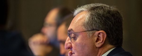 Министр иностранных дел Зограб Мнацаканян на заседании правительства Армении (24 октября 2019). Еревaн Министр иностранных дел Зограб Мнацаканян на заседании правительства Армении (24 октября 2019). Еревaн - Sputnik Армения