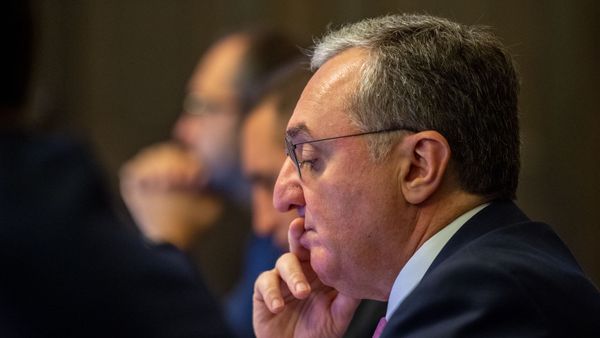 Министр иностранных дел Зограб Мнацаканян на заседании правительства Армении (24 октября 2019). Еревaн - Sputnik Армения