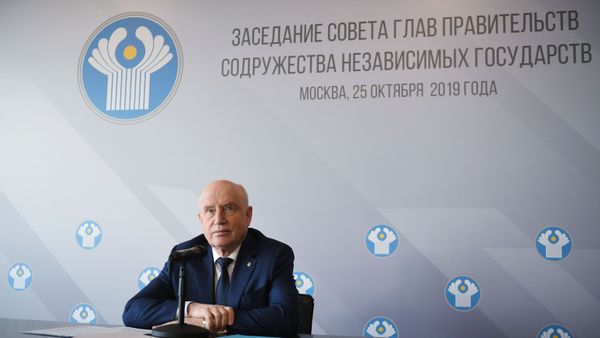 Председатель Исполнительного комитета - исполнительного секретаря СНГ Сергей Лебедев на пресс-конференции после заседания (25 октября 2019). Москвa - Sputnik Армения