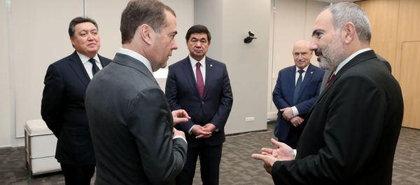 Премьер-министры Армении, России, Казахстана, Киргизии и председатель Исполнительного комитета - исполнительного секретаря СНГ перед началом заседания Евразийского межправительственного совета (25 октября 2019). Москвa - Sputnik Արմենիա