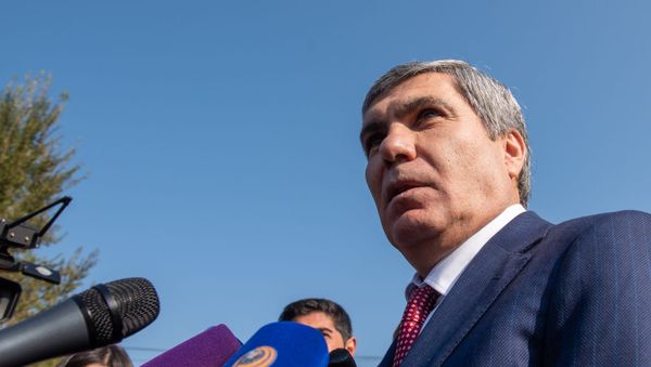 Арам Саркисян на военном пантеоне «Ераблур» - Sputnik Արմենիա